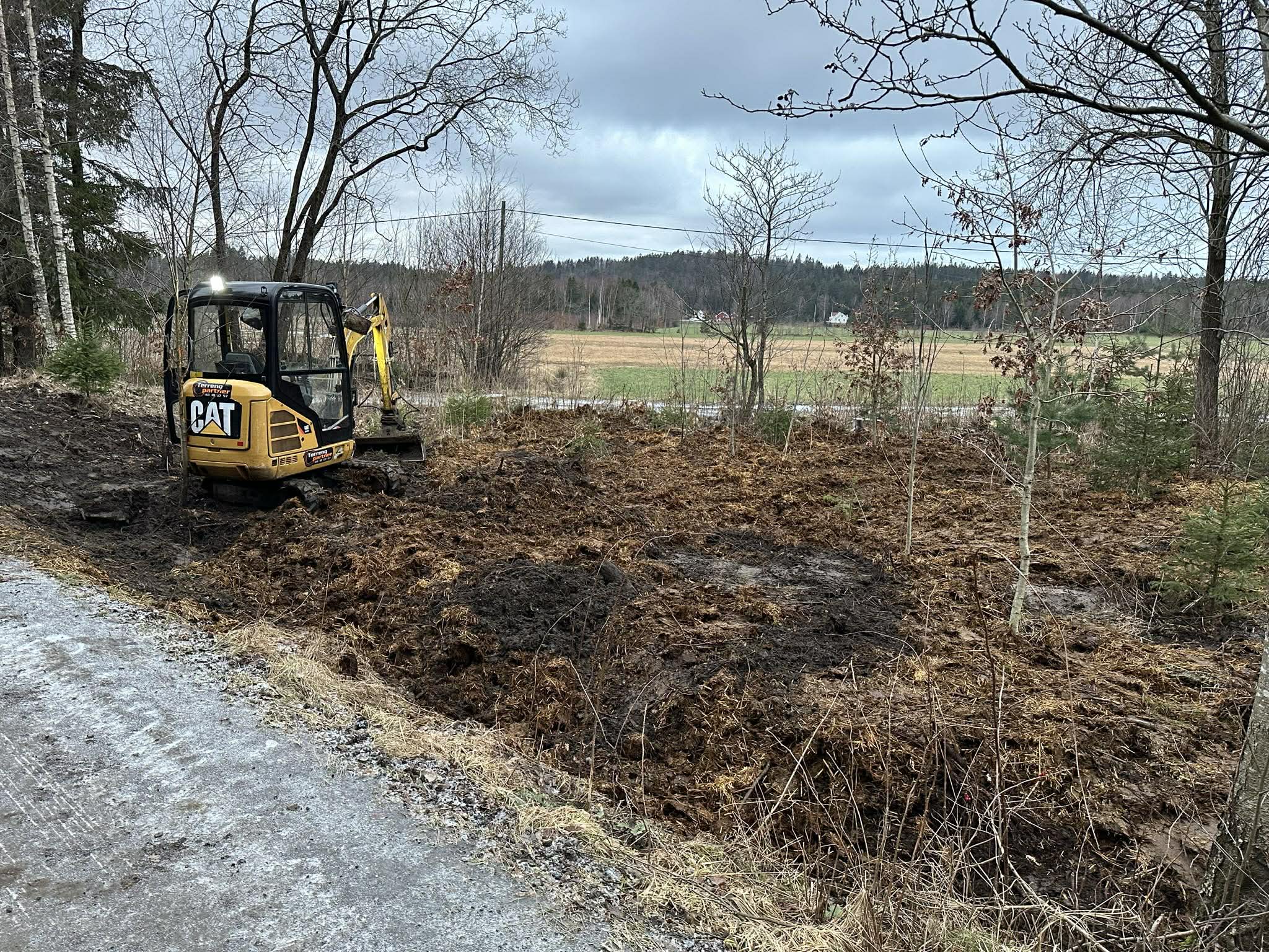 Graving i mark med CAT